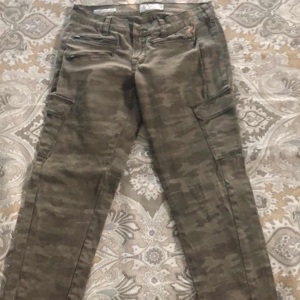 Lucky brand camouflage crop